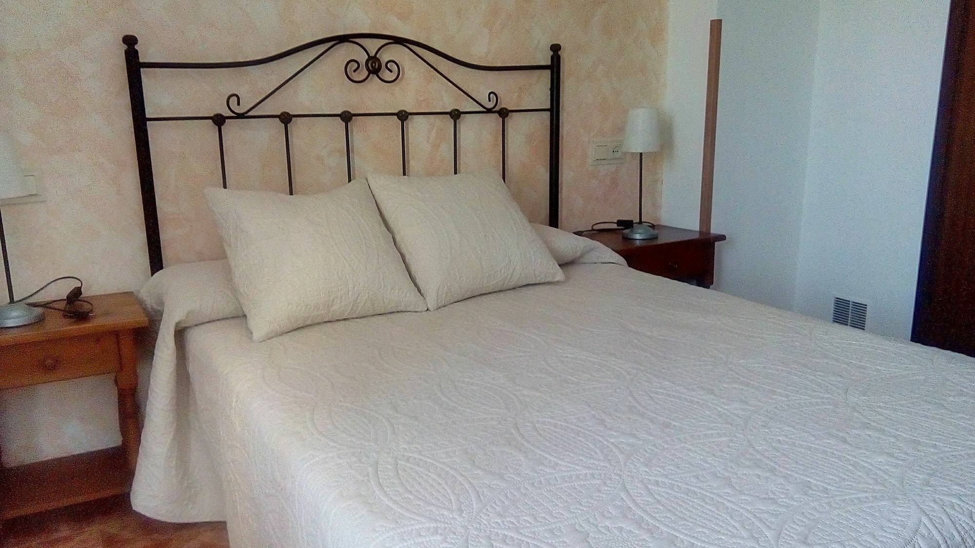 Apartamentos Rurales Ovio يانس المظهر الخارجي الصورة